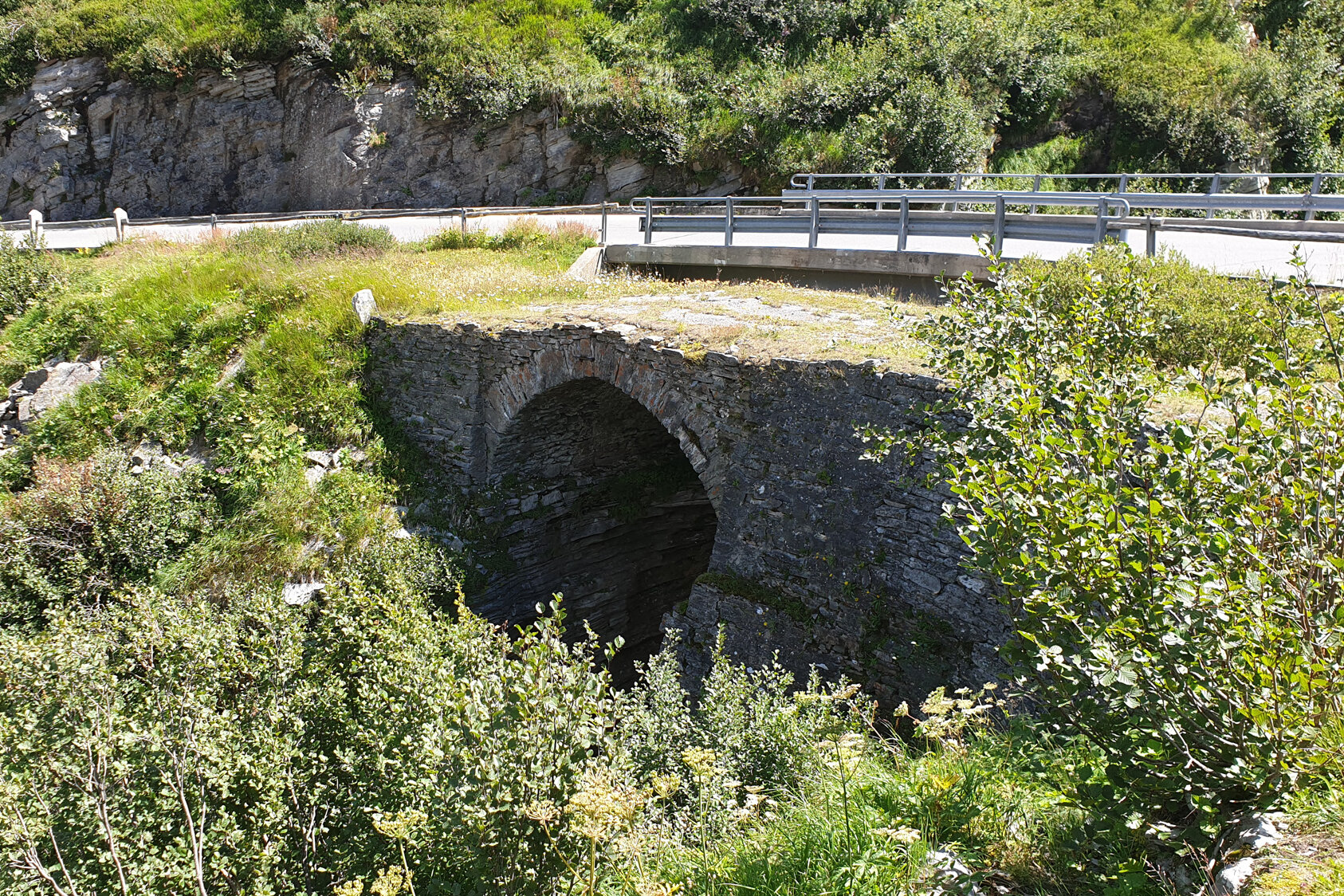 Die um 1820 erbaute Ponte Casott wird seit 1965 umfahren.